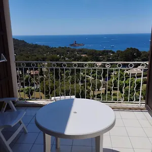 5 People With Beautiful Sea View Appartement